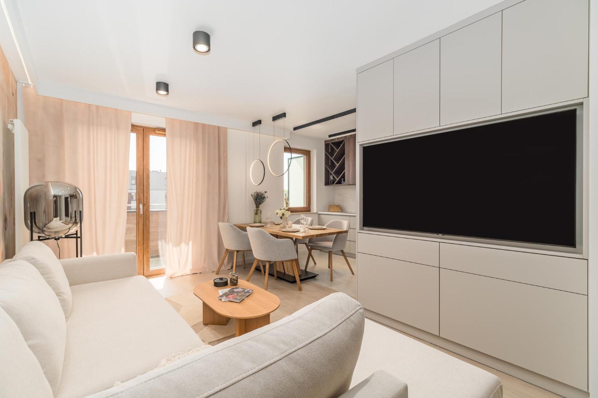 Prestige - 61m2, Parking, Balcony, Workspace, Ac - By Rentujemy *