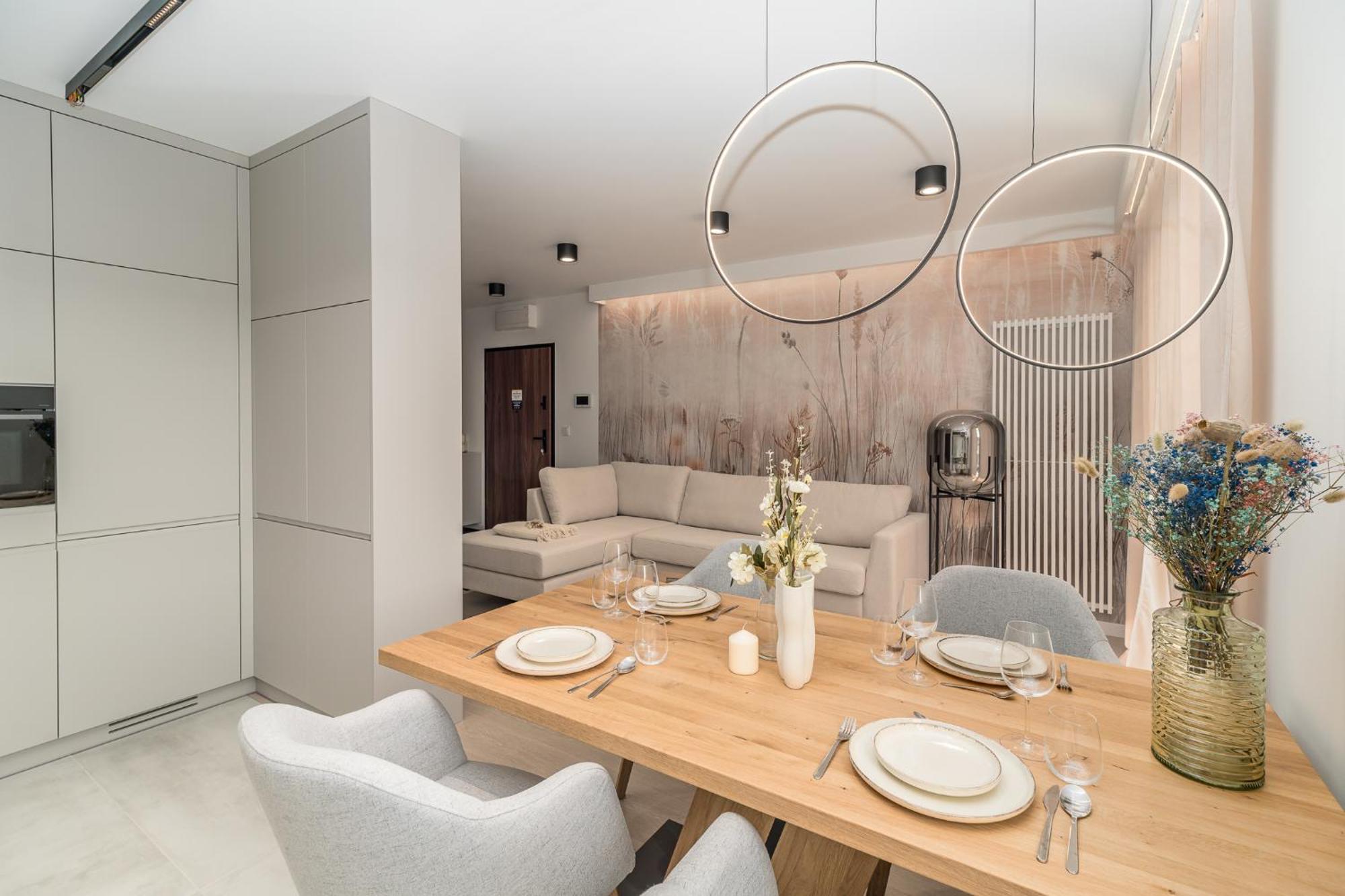 Leilighet Prestige - 61m2, Parking, Balcony, Workspace, Ac - By Rentujemy