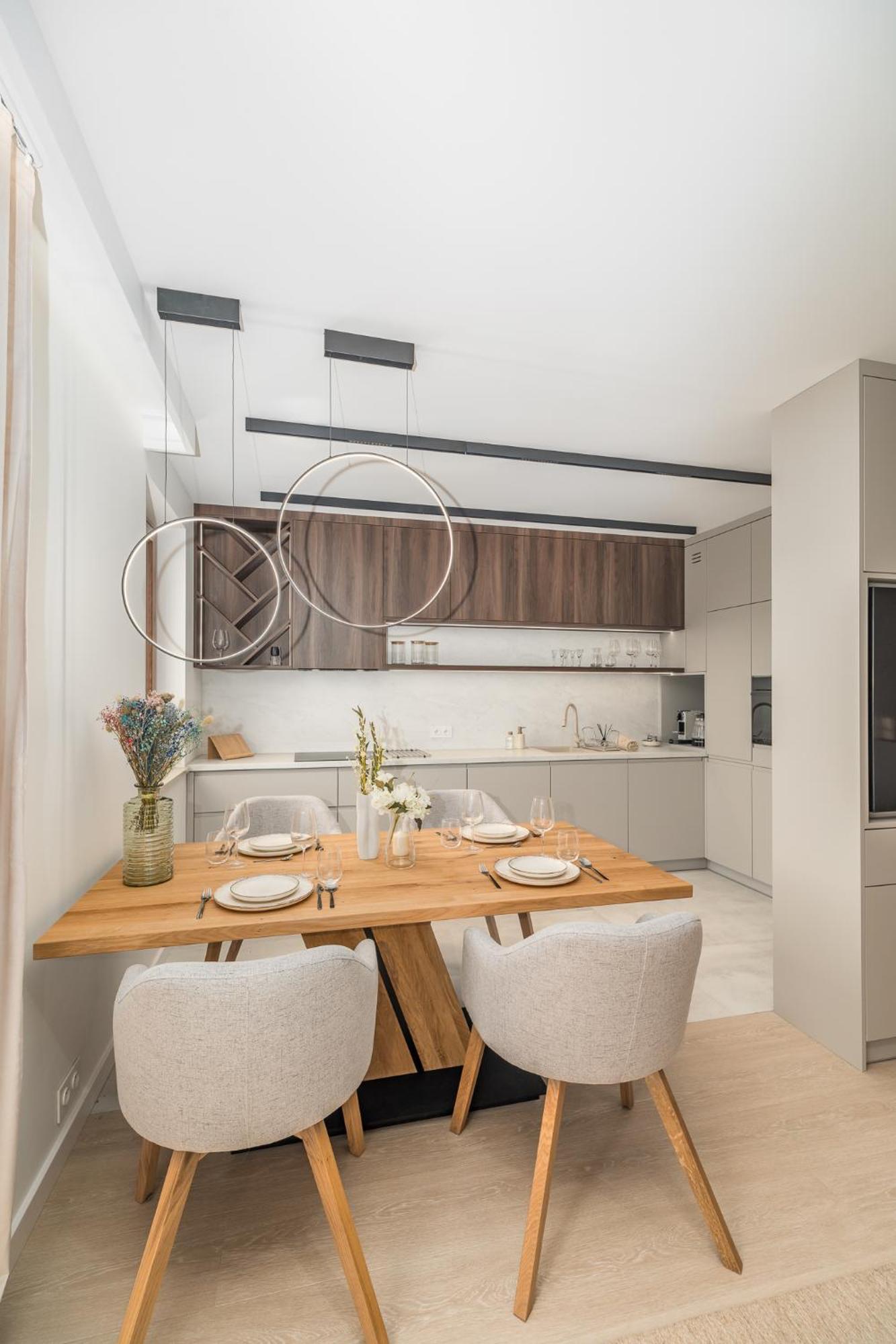 Prestige - 61m2, Parking, Balcony, Workspace, Ac - By Rentujemy *